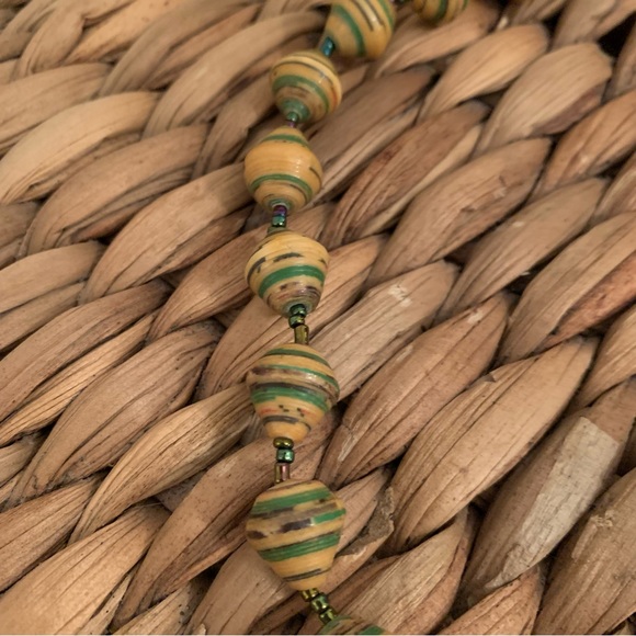 Rolled Paper Beaded Necklace with Screw Connector - Picture 4 of 7
